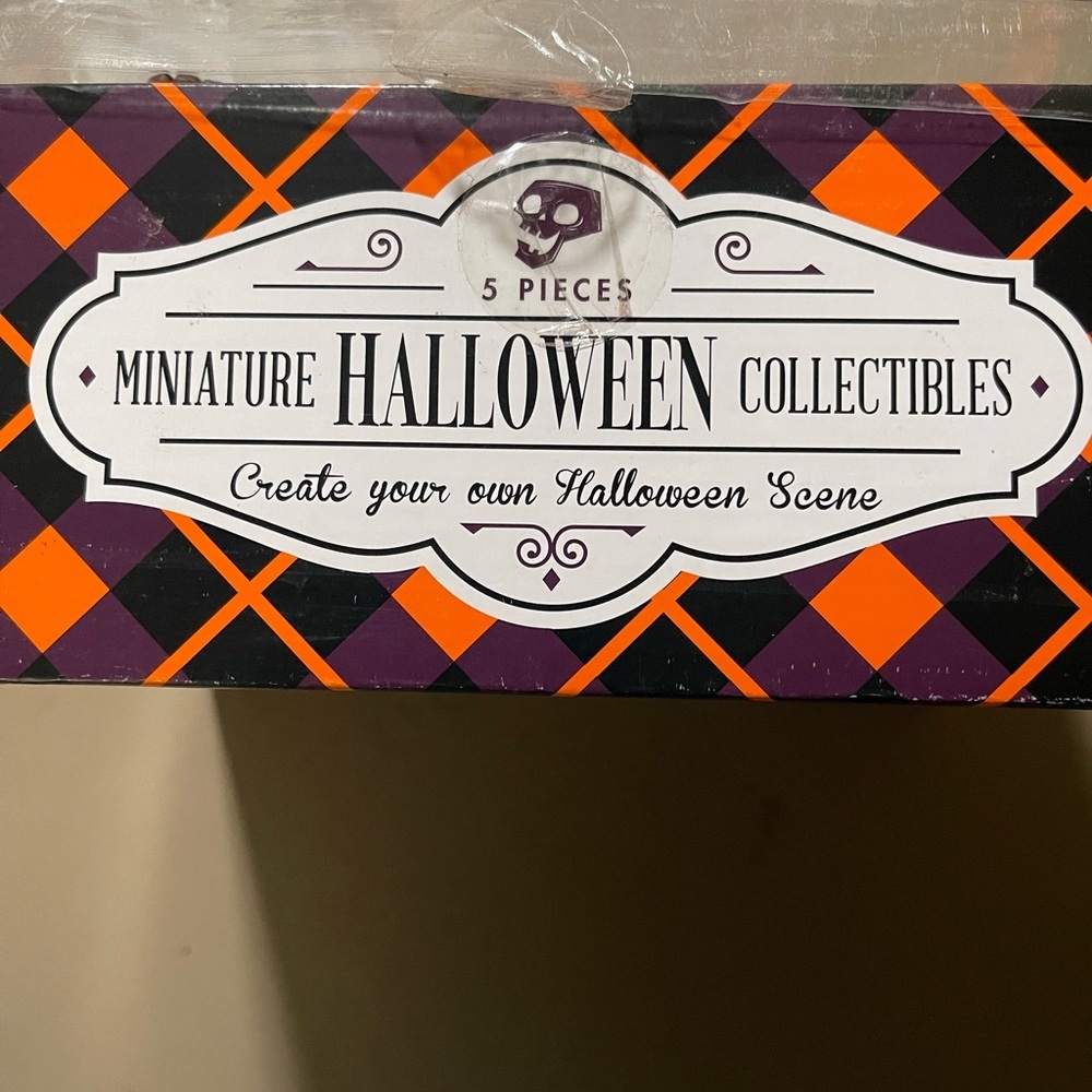 Halloween - Picture 2 of 4